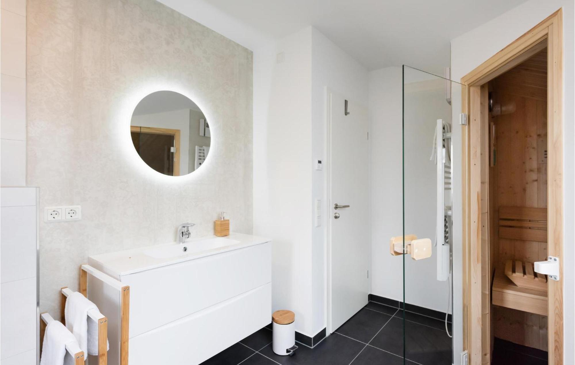 Amazing Apartment In Rechlin With Kitchen Экстерьер фото